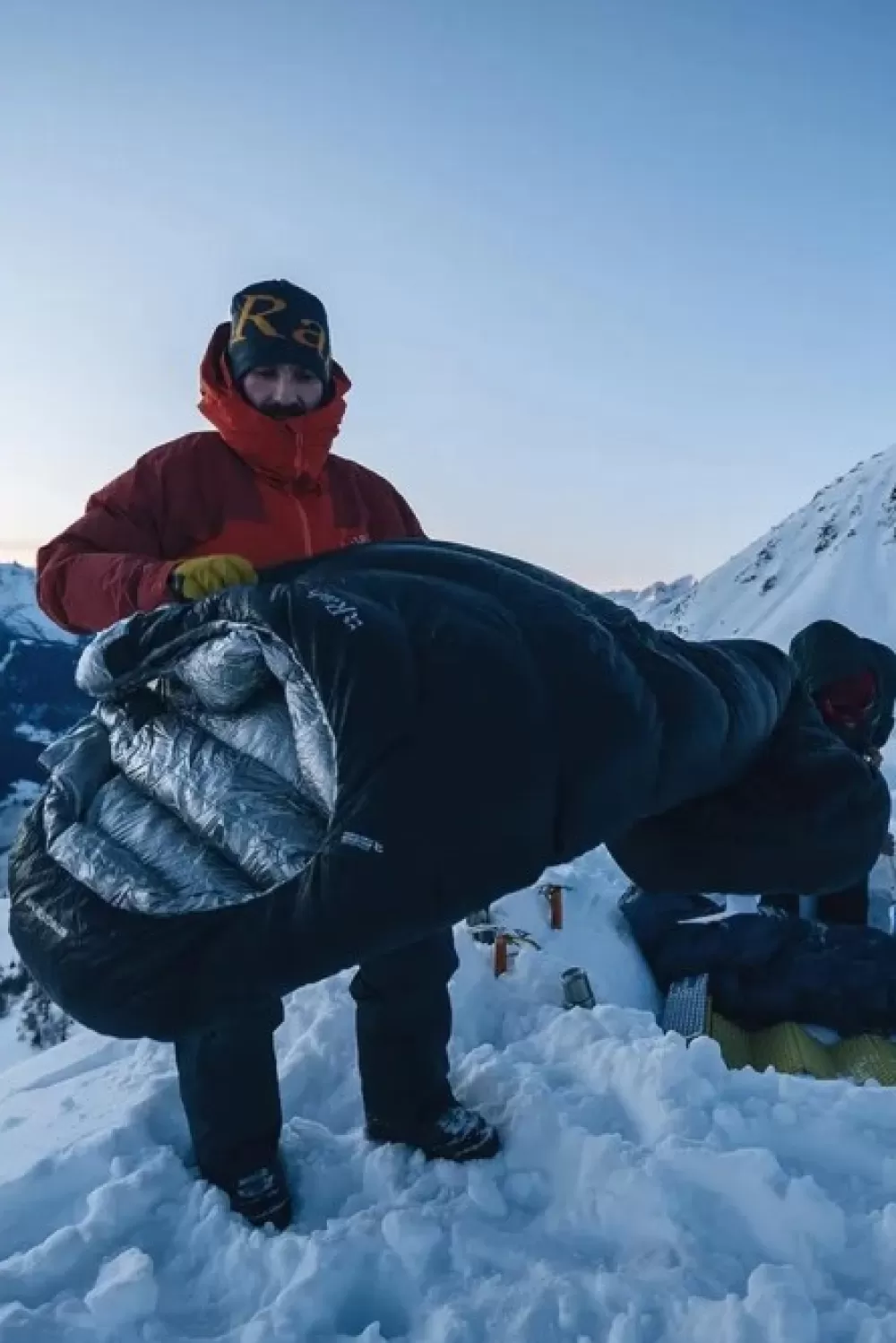Kolmen Vuodenajan Makuupussit | Rab Equipment Rab Mythic Ultra 360 Reg Left Zip -8°C Untuvamakuupussi, Musta, Unisex