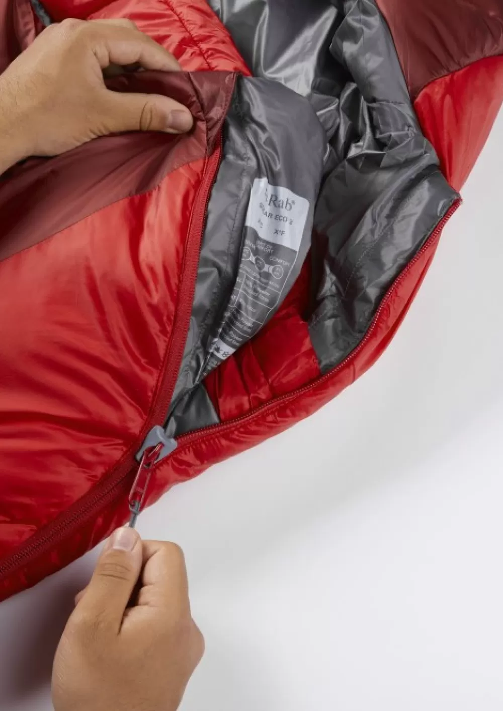 Kolmen Vuodenajan Makuupussit | Rab Equipment Rab Solar Eco 3 Reg Wide Makuupussi, -8°C Oxblood Red Unisex